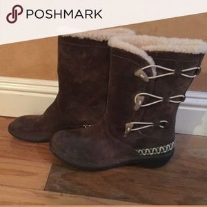 Suede toggle button boots.